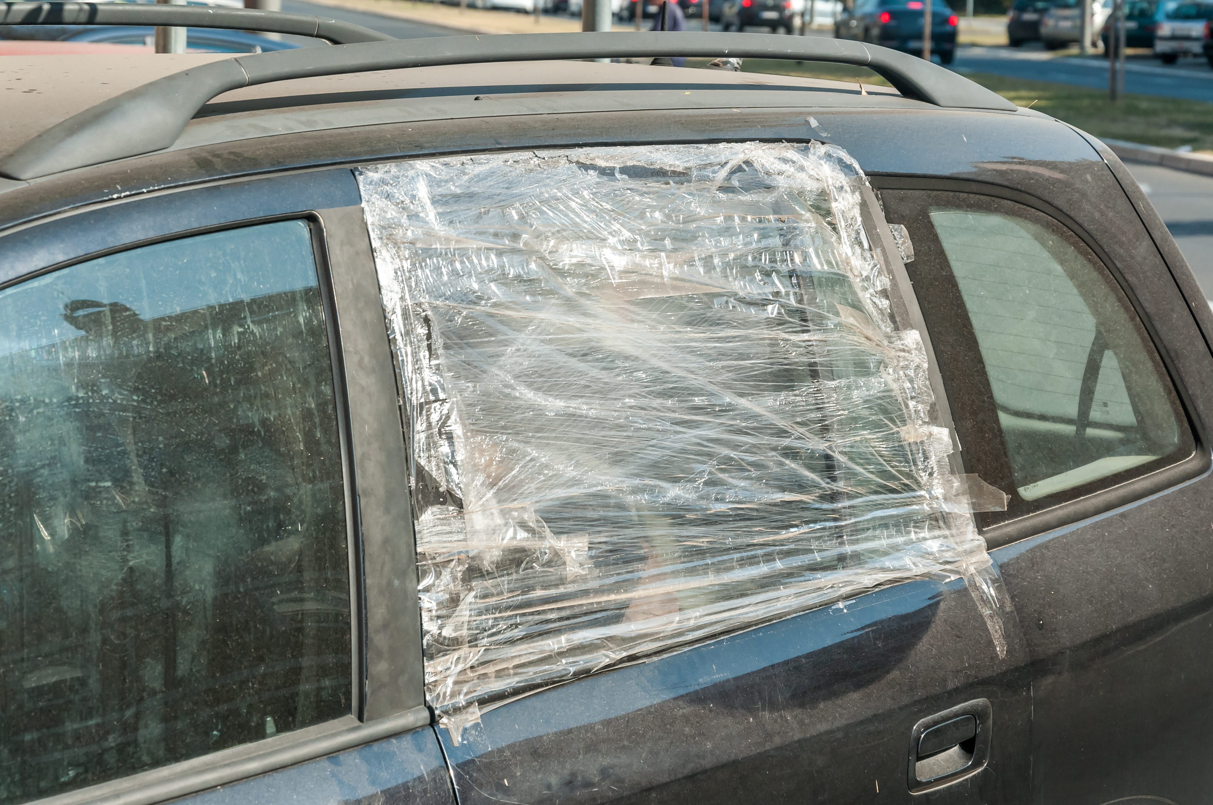 Couverture en molleton Brisé le verre pare-brise de voiture 