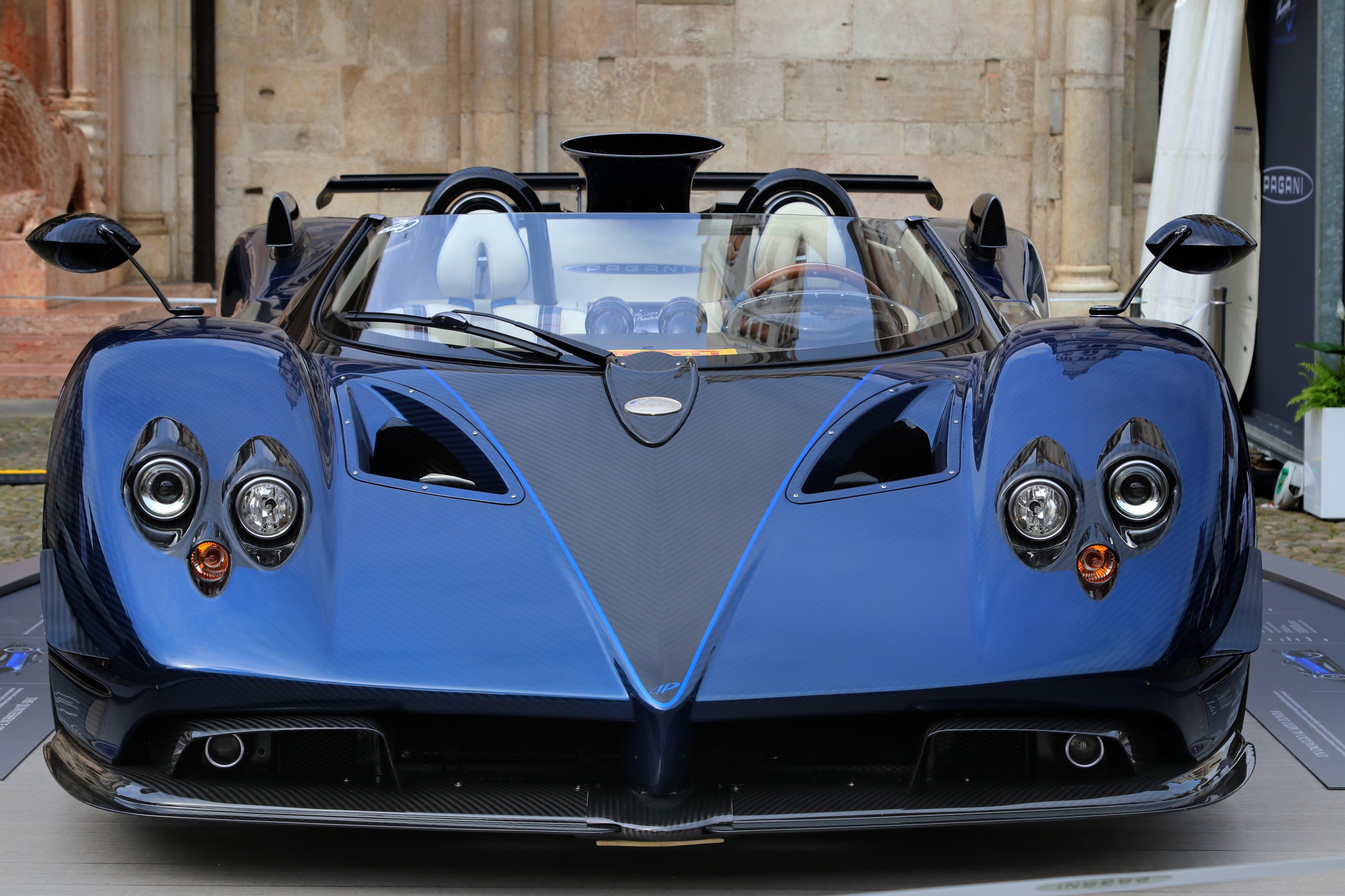 logo de voiture pagani