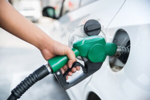 Savez-vous que quelques changements d'habitudes suffisent pour réduire votre consommation de carburant ? Avec l'augmentation des prix à la pompe, il est conseillé d'être vigilant quant à votre consommation d’essence.