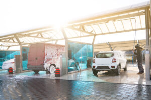 Le lavage en station auto est nécessaire afin de nettoyer votre véhicule correctement.