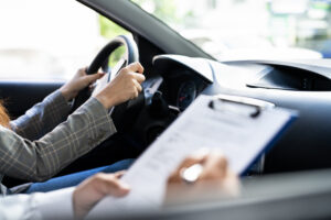 Le titulaire d’un permis sur boîte automatique n’est autorisé à conduire qu'un véhicule étant équipé d’une boîte de vitesses automatique.